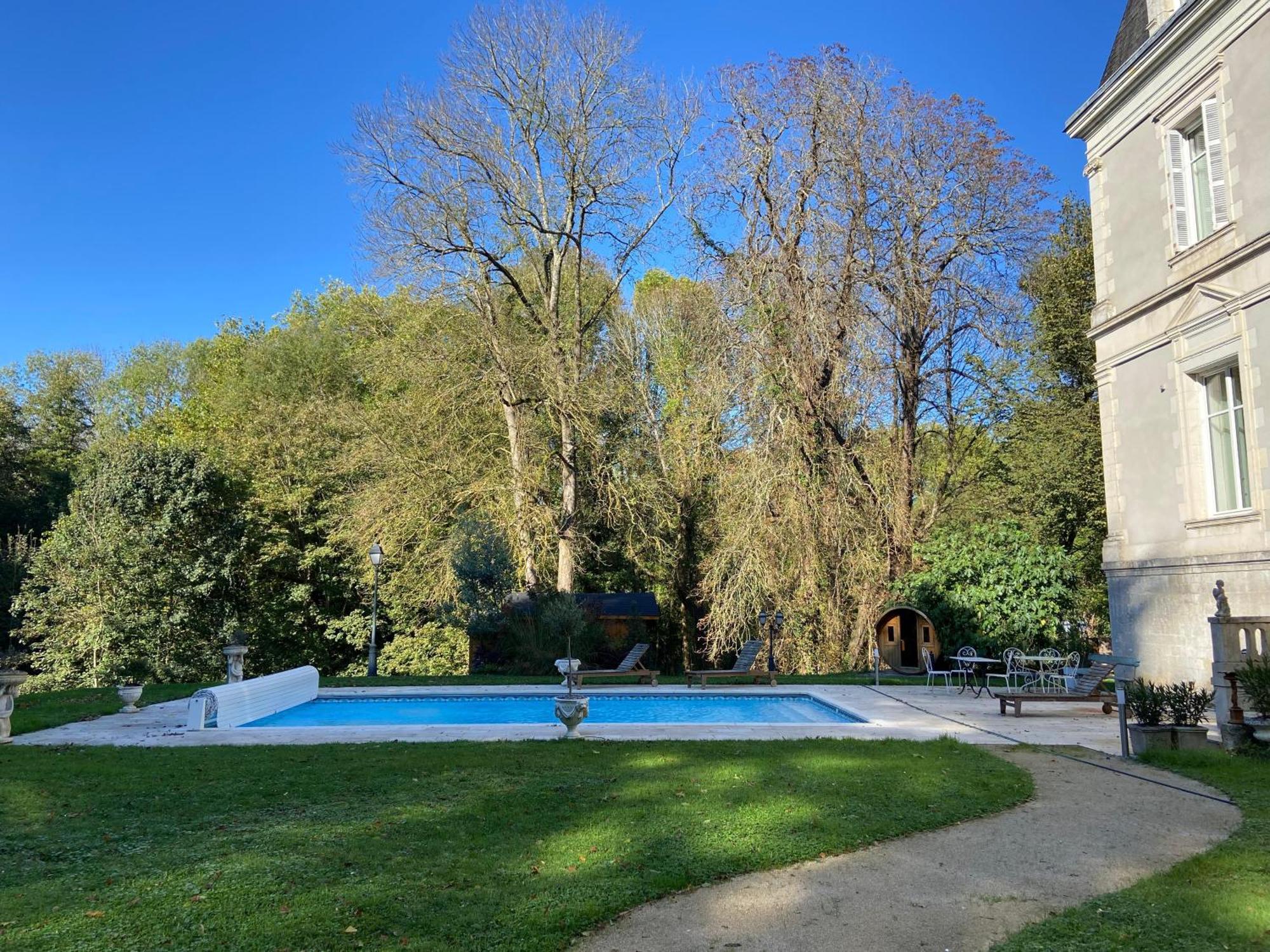 罗吉斯住宿加早餐旅馆 Saint-Bohaire 外观 照片